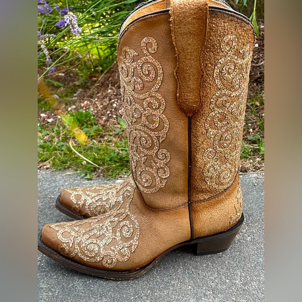 (brand new with tags) boot barn gold sequins cow- girl boots